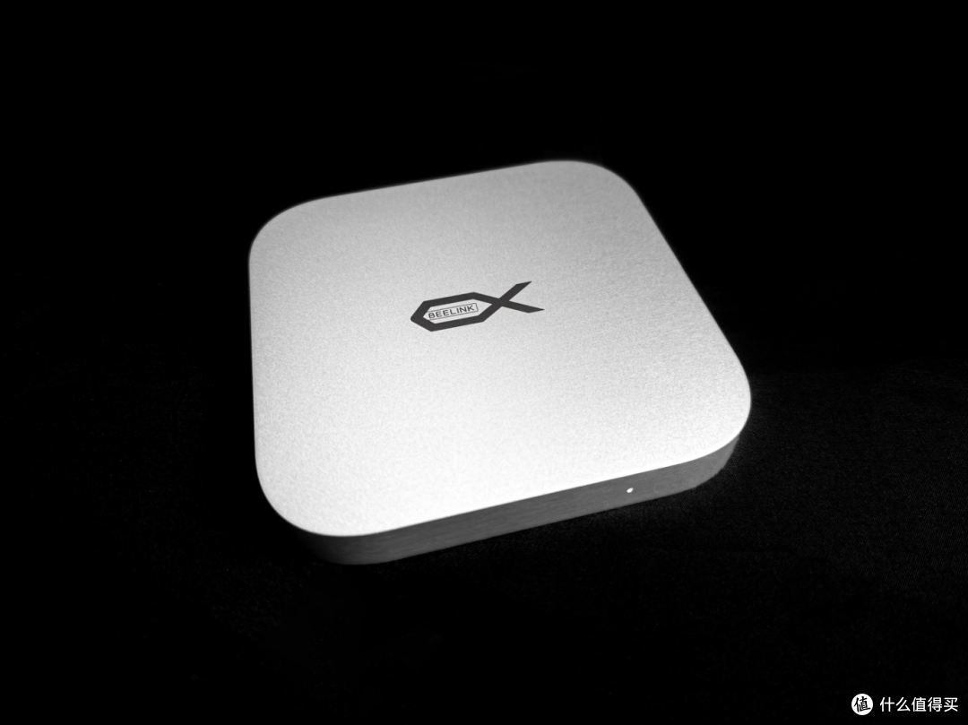 零刻Mate mini硬盘拓展坞:macOS 26 beta共存,Mac mini接口扩容