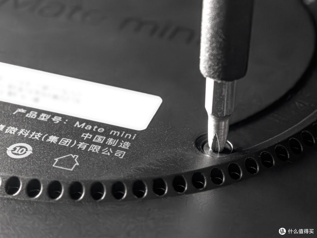 零刻Mate mini硬盘拓展坞:macOS 26 beta共存,Mac mini接口扩容