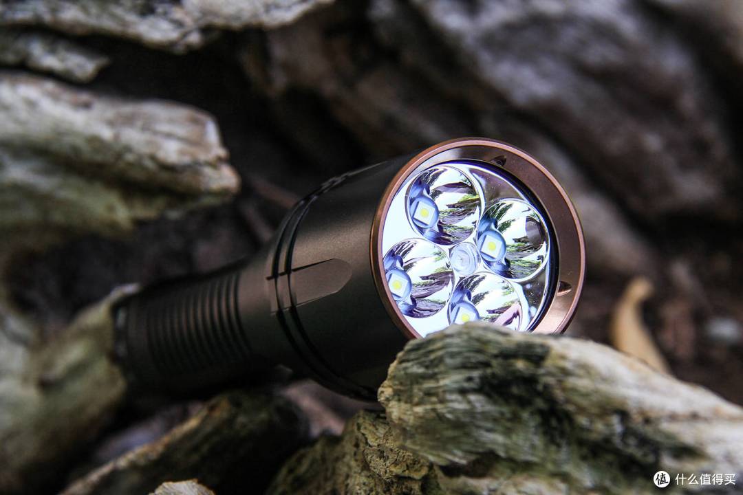 更全面的战术手电,圆方你怎么看?FENIX TK35R