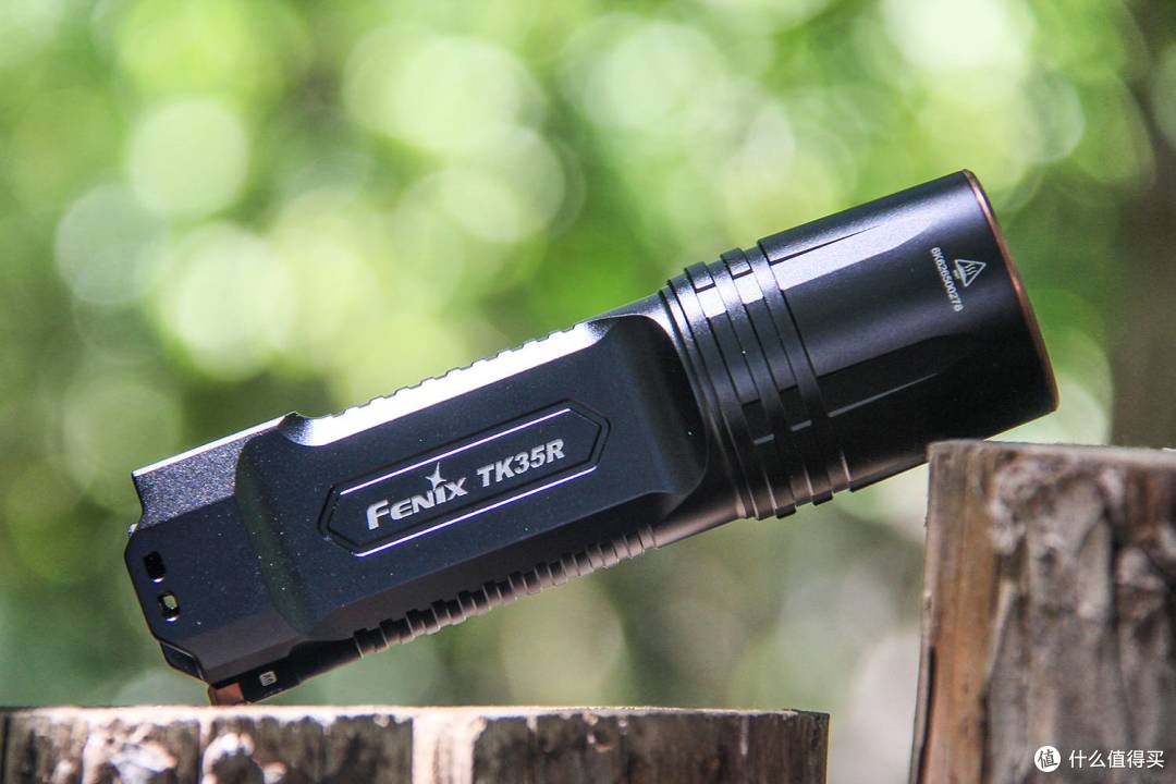 更全面的战术手电,圆方你怎么看?FENIX TK35R