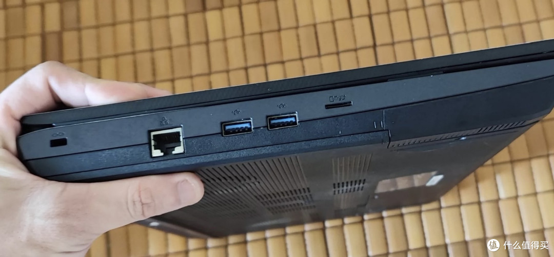 手握桌面5800X3D 腹有RTX3070满血独显直通 -NV57VR蓝天笔记本