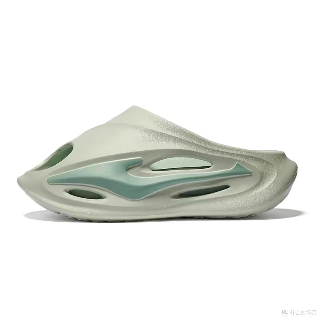 鸿星尔克芷境拖鞋:时尚与实用兼备