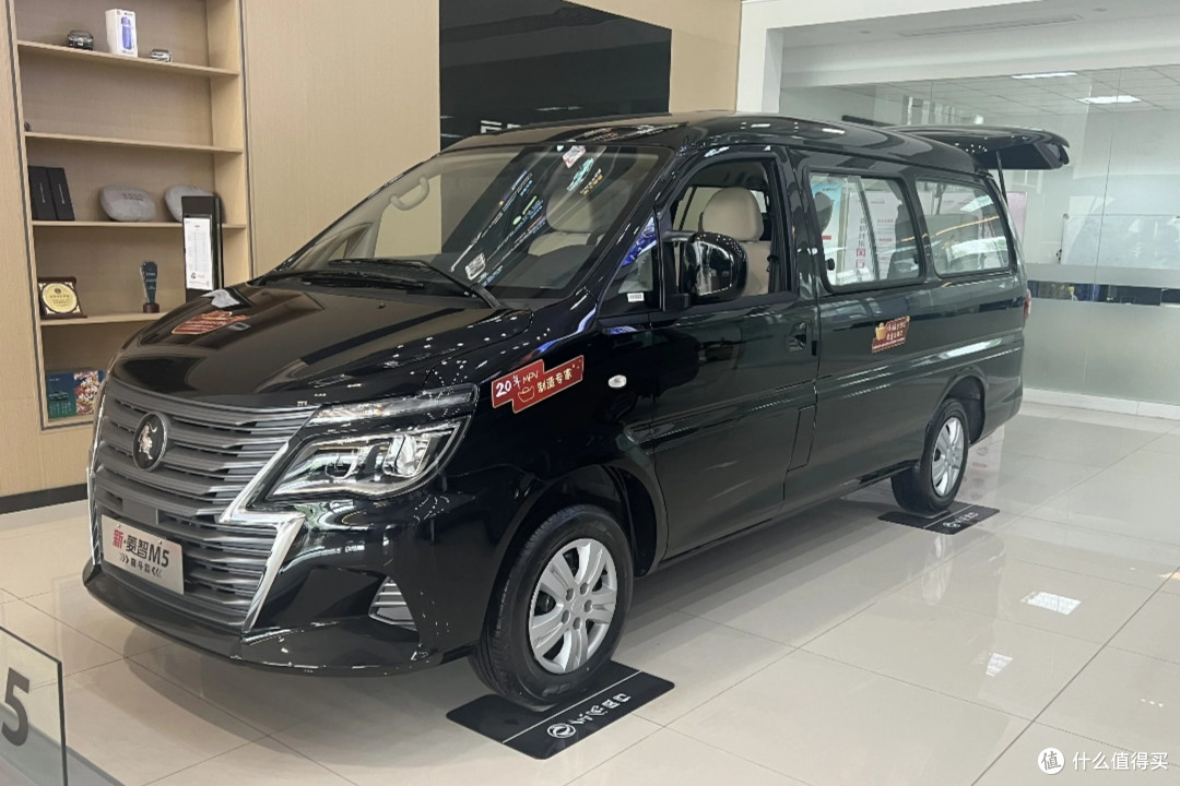 地板价大MPV杀到!东风菱智新能源10万出头,续航900km,拉人载货