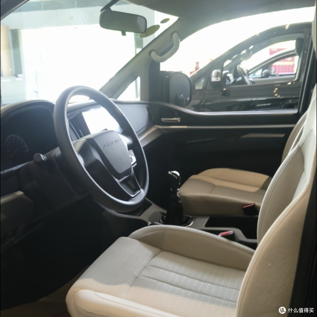 地板价大MPV杀到!东风菱智新能源10万出头,续航900km,拉人载货