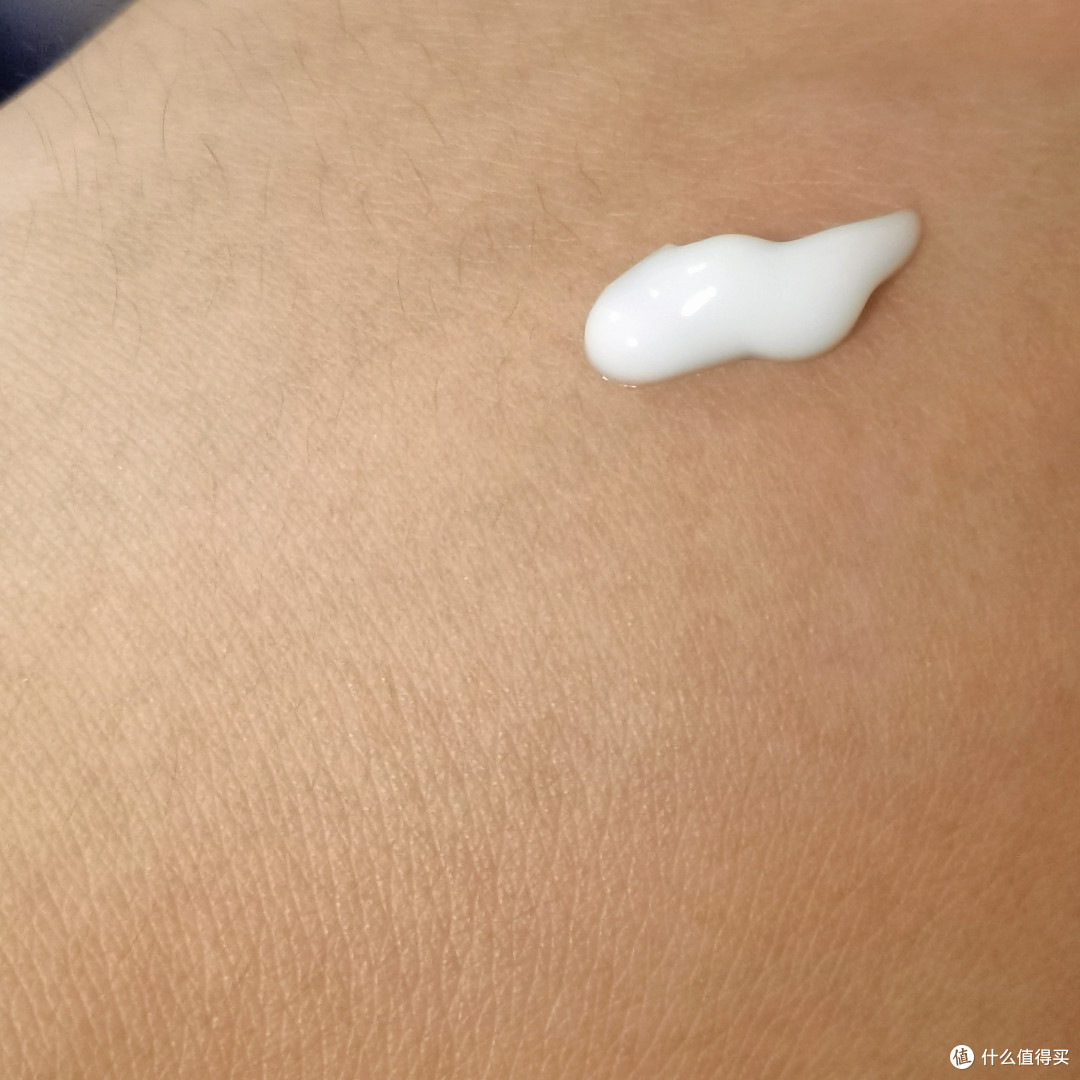这瓶夏日乳液含有来自耐高温干燥UV和高盐提取物不想试试?