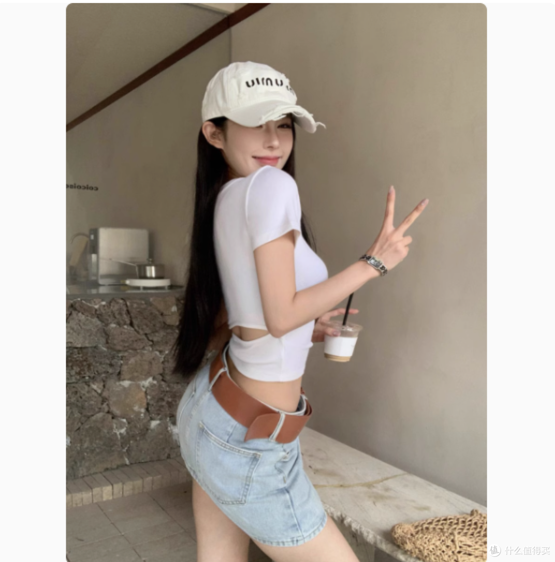 视赞旗舰店 U 领露腰短袖 T 恤，夏日辣妹的吸睛神器