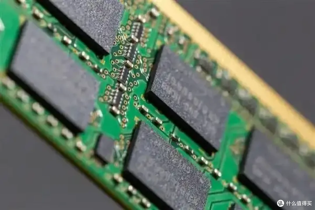 价格倒挂!DDR4内存现货价一天大涨近8%:比DDR5还贵