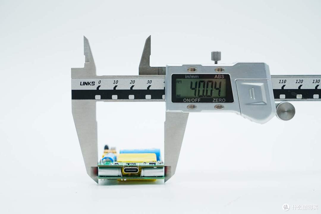功率密度达2.24W/cm³,硅动力65W slim超薄氮化镓快充方案解析