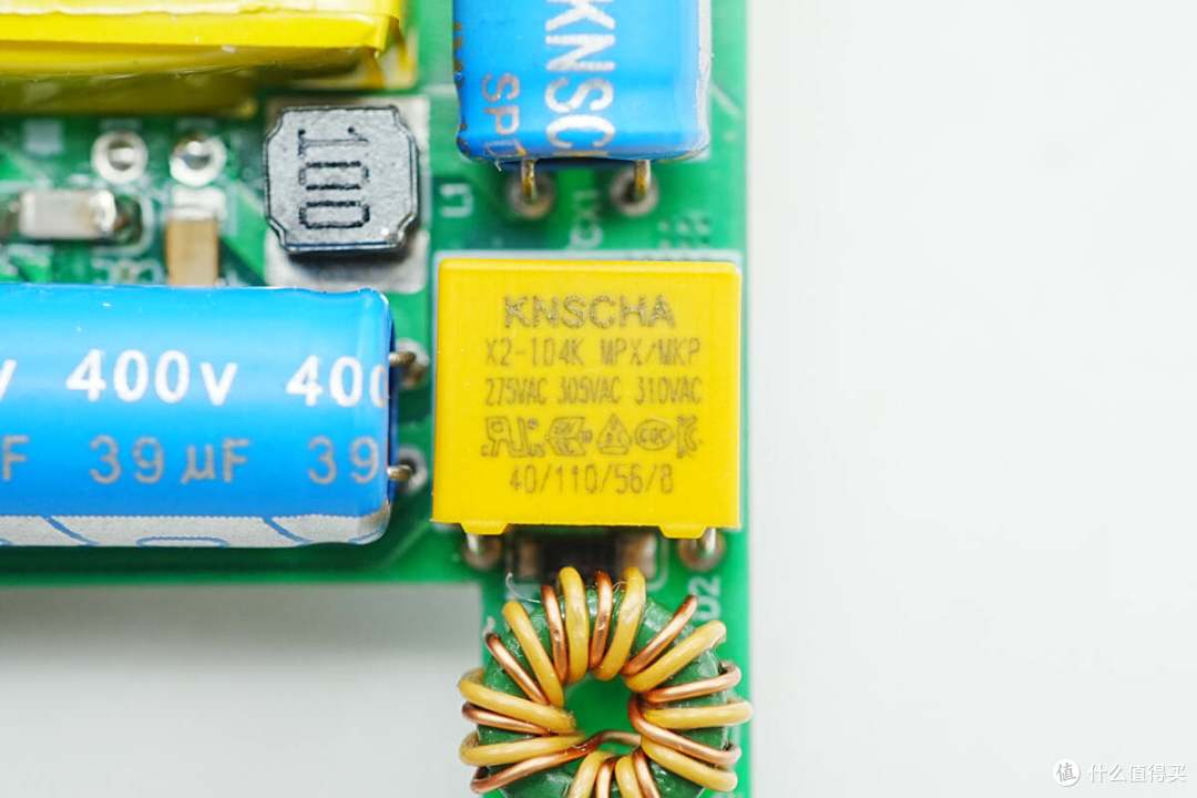 功率密度达2.24W/cm³,硅动力65W slim超薄氮化镓快充方案解析