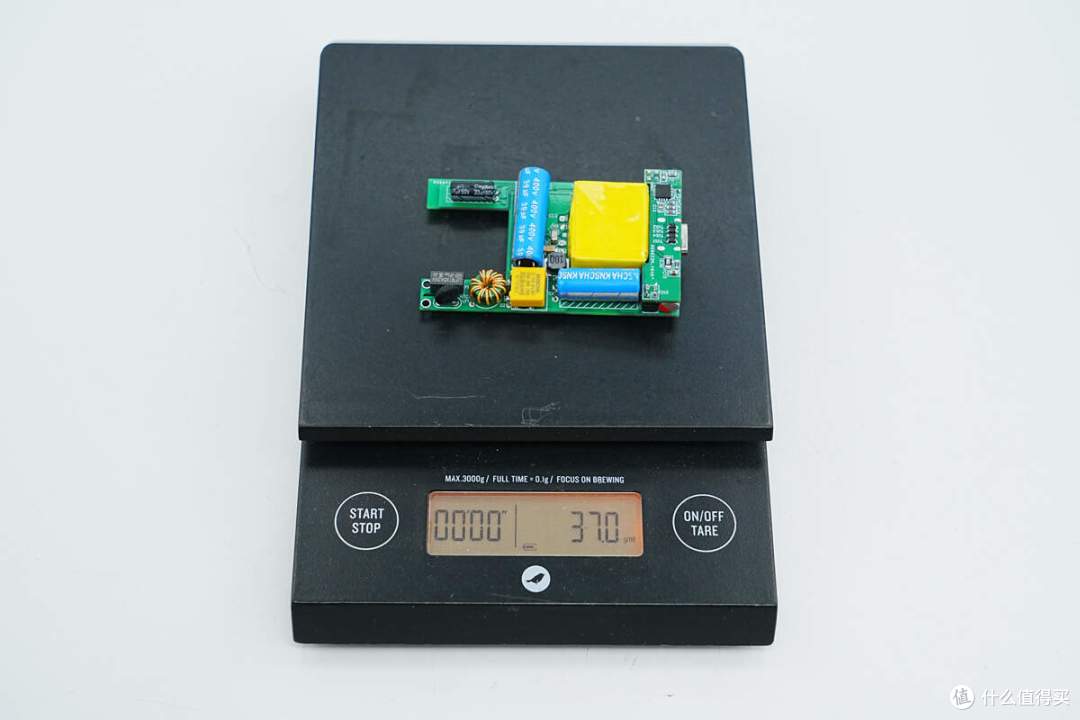 功率密度达2.24W/cm³,硅动力65W slim超薄氮化镓快充方案解析