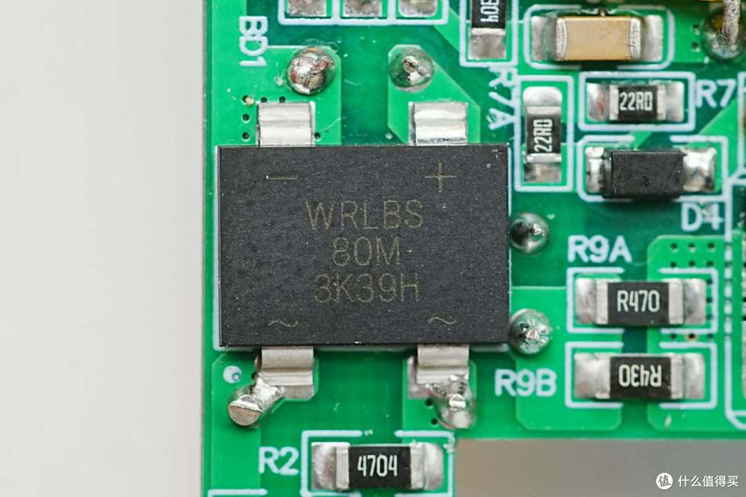 功率密度达2.24W/cm³,硅动力65W slim超薄氮化镓快充方案解析