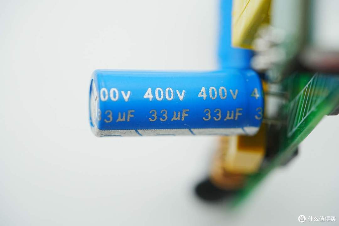 功率密度达2.24W/cm³,硅动力65W slim超薄氮化镓快充方案解析