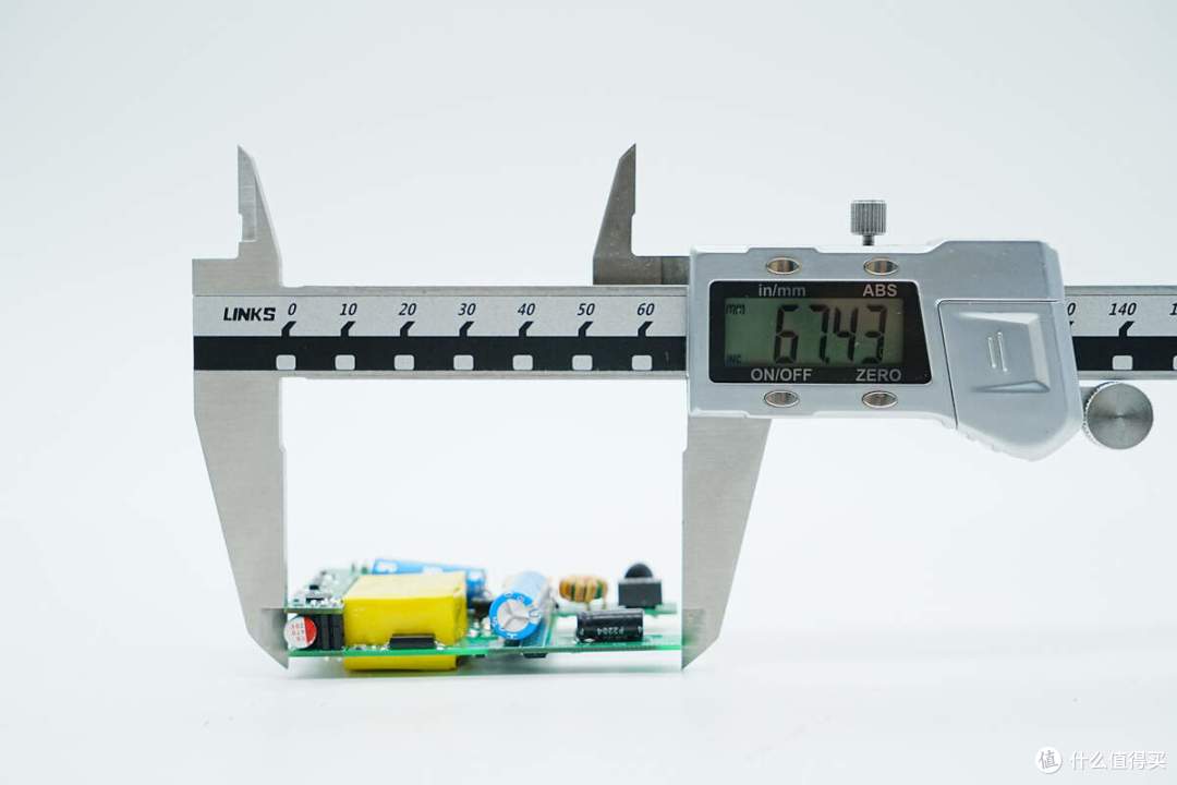 功率密度达2.24W/cm³,硅动力65W slim超薄氮化镓快充方案解析