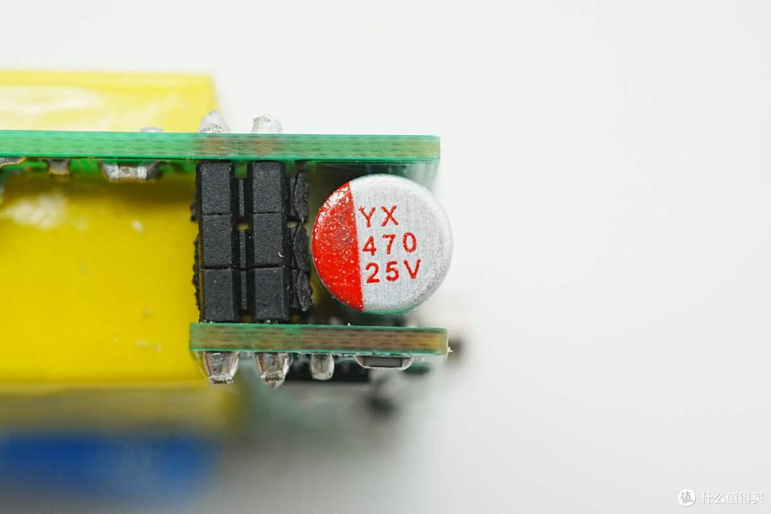 功率密度达2.24W/cm³,硅动力65W slim超薄氮化镓快充方案解析
