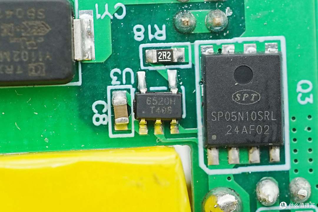 功率密度达2.24W/cm³,硅动力65W slim超薄氮化镓快充方案解析