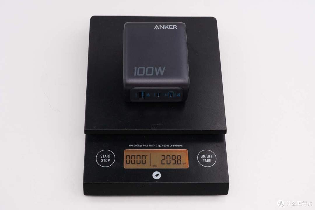 拆解报告:ANKER安克智显充Lite 100W氮化镓充电器A121B