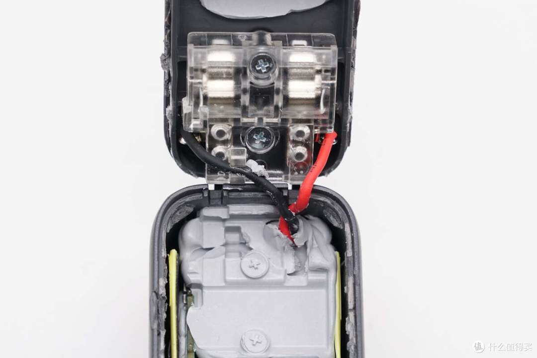 拆解报告:ANKER安克智显充Lite 100W氮化镓充电器A121B