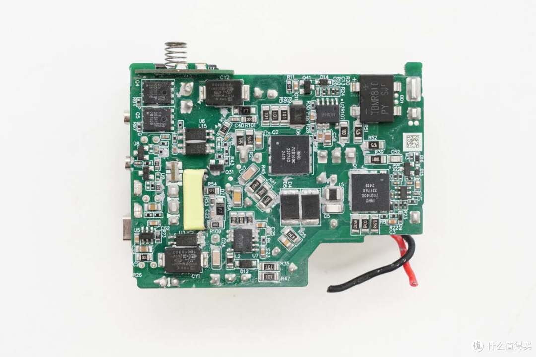 拆解报告:ANKER安克智显充Lite 100W氮化镓充电器A121B