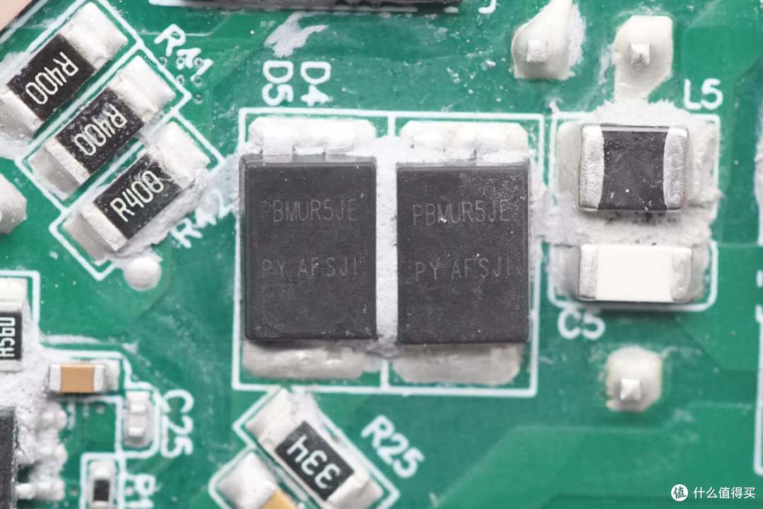 拆解报告:ANKER安克智显充Lite 100W氮化镓充电器A121B