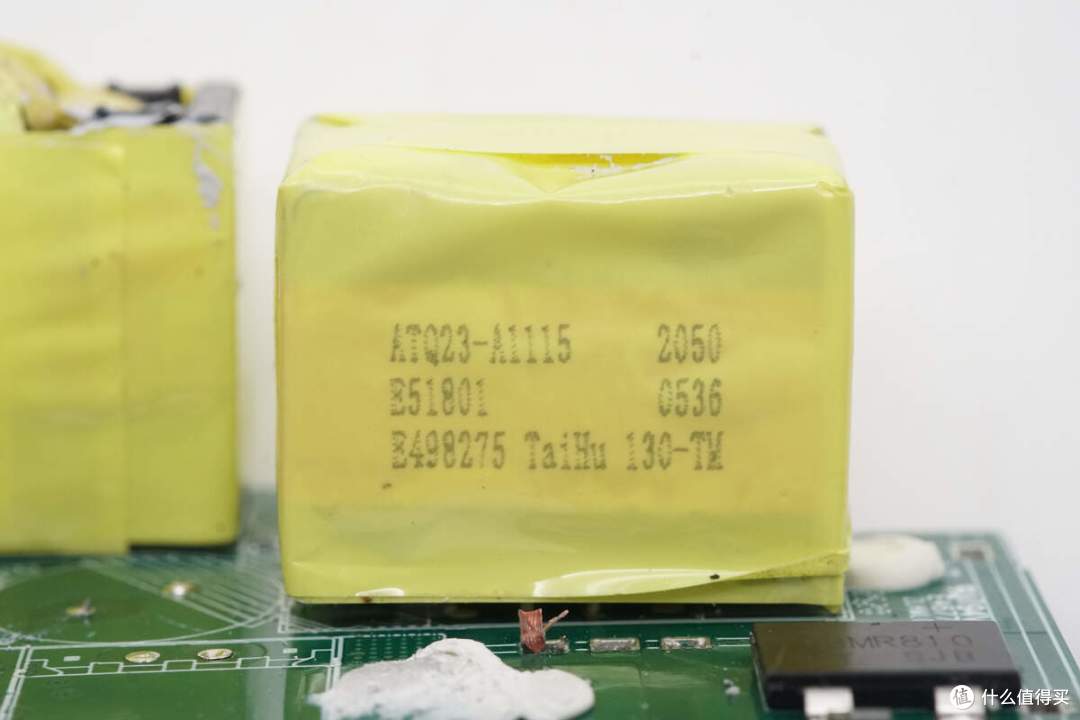 拆解报告:ANKER安克智显充Lite 100W氮化镓充电器A121B