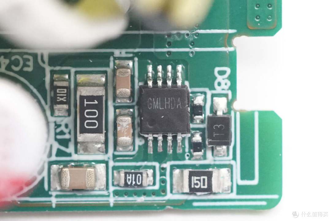 拆解报告:ANKER安克智显充Lite 100W氮化镓充电器A121B