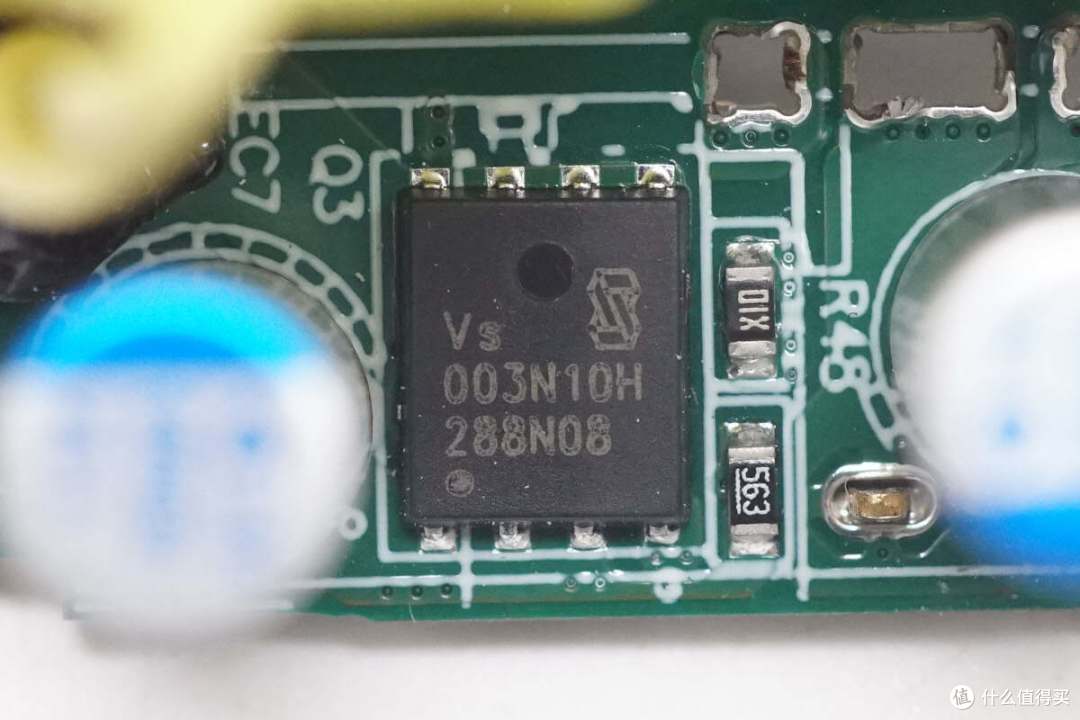 拆解报告:ANKER安克智显充Lite 100W氮化镓充电器A121B