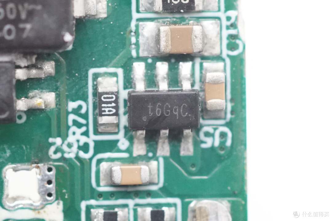 拆解报告:ANKER安克智显充Lite 100W氮化镓充电器A121B