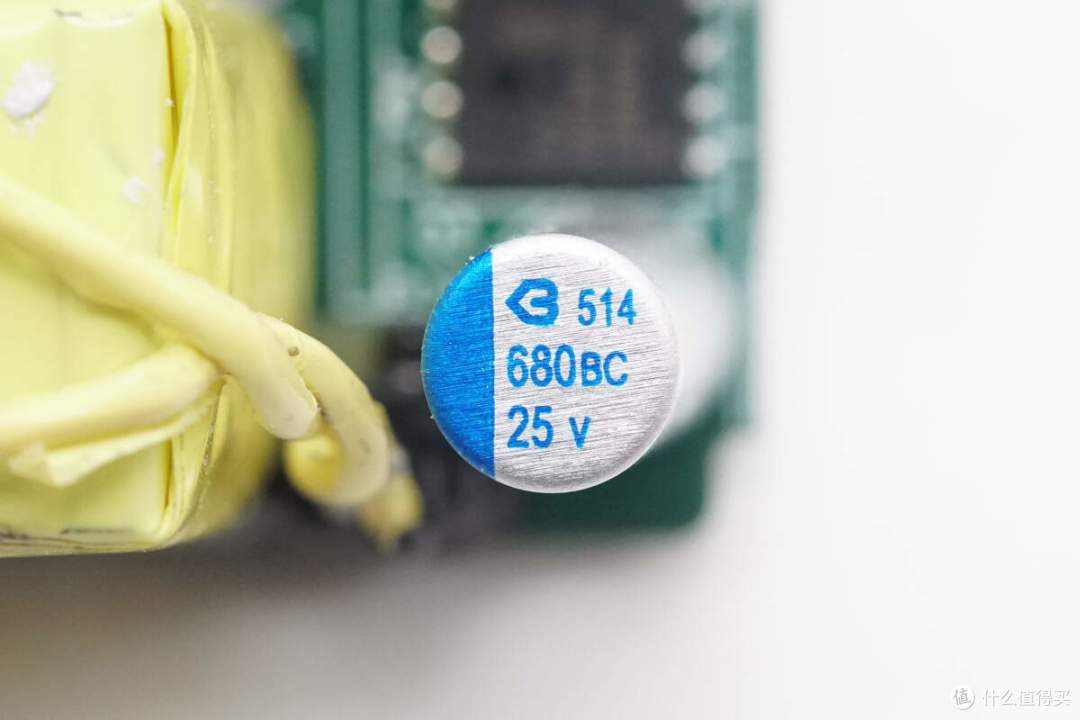 拆解报告:ANKER安克智显充Lite 100W氮化镓充电器A121B