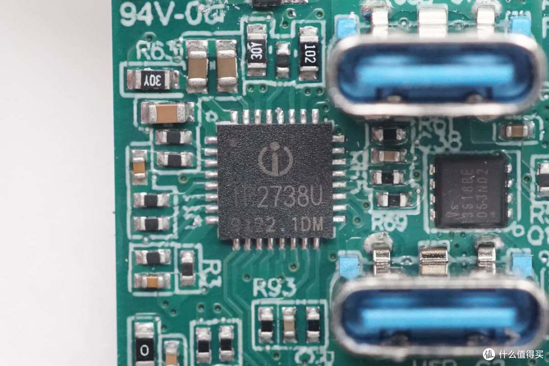 拆解报告:ANKER安克智显充Lite 100W氮化镓充电器A121B