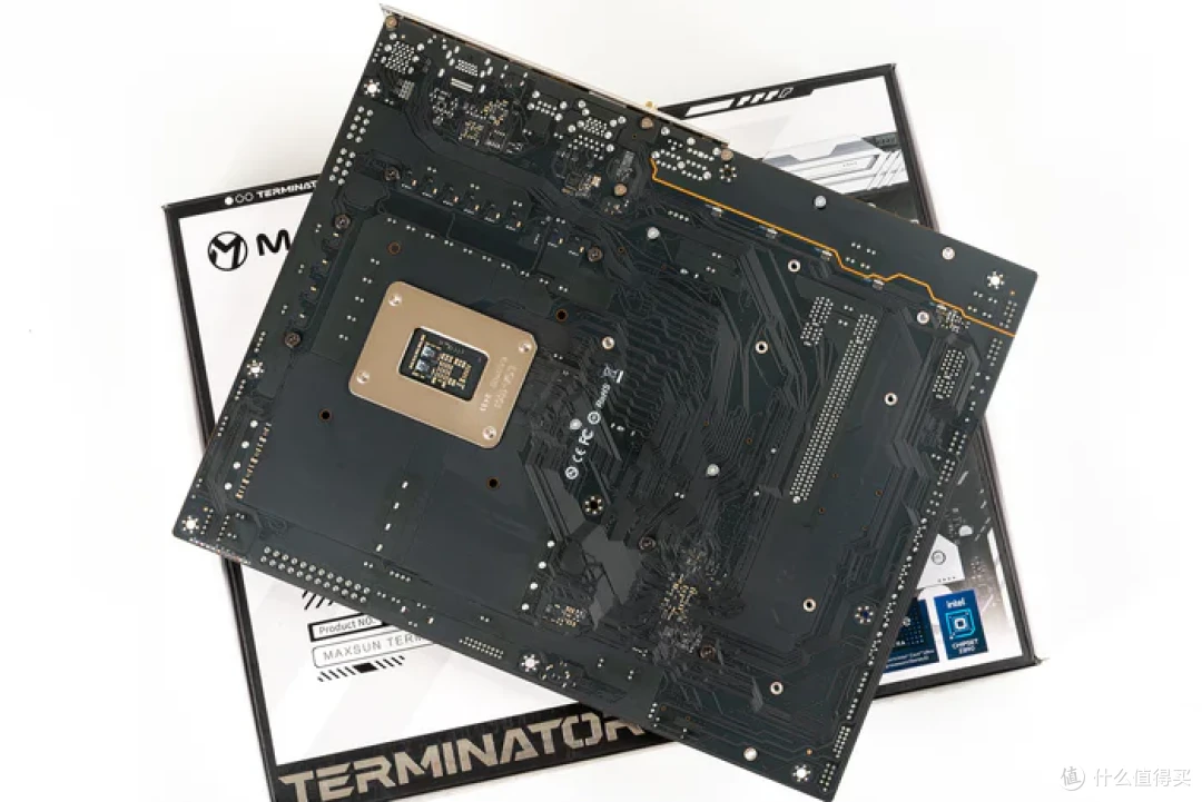 SSUPD Xhuttle+铭瑄MS-终结者Z890A+索泰5070天启装机展示