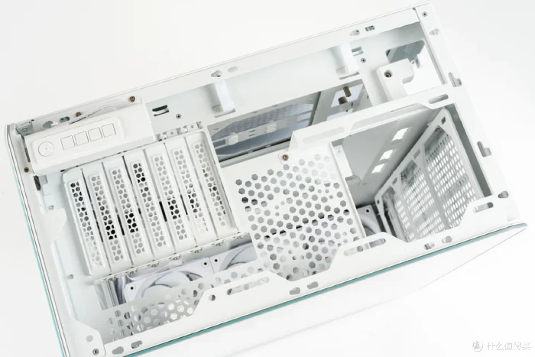 SSUPD Xhuttle+铭瑄MS-终结者Z890A+索泰5070天启装机展示