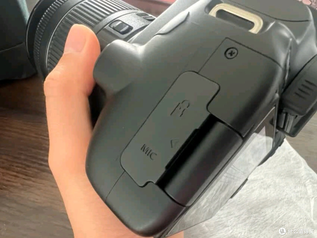 佳能EOS 200D II二代单反相机测评：便携与性能的完美平衡