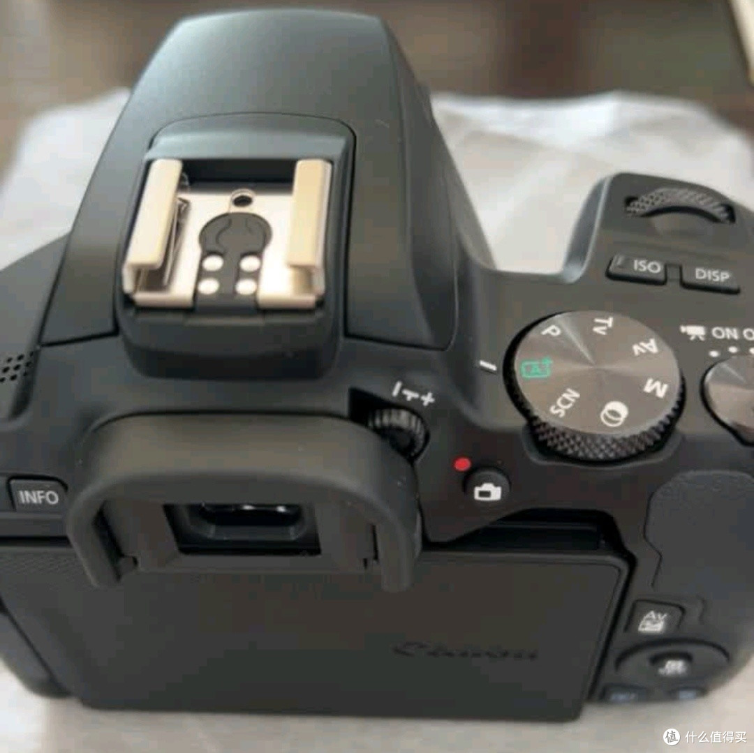 佳能EOS 200D II二代单反相机测评：便携与性能的完美平衡