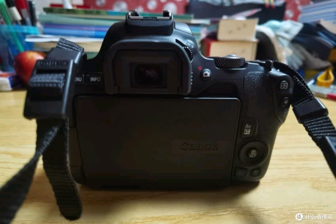 佳能EOS 200D II二代单反相机测评：便携与性能的完美平衡