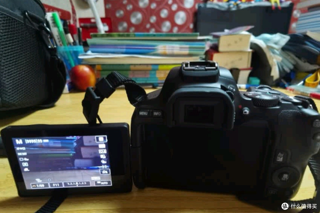 佳能EOS 200D II二代单反相机测评：便携与性能的完美平衡