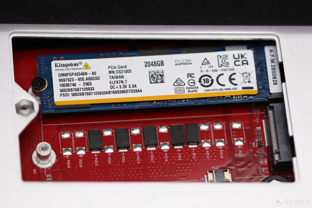 “跟上AI时代”？不，磐镭YO1 AMD锐龙AI Max+395桌面AI超算中心
