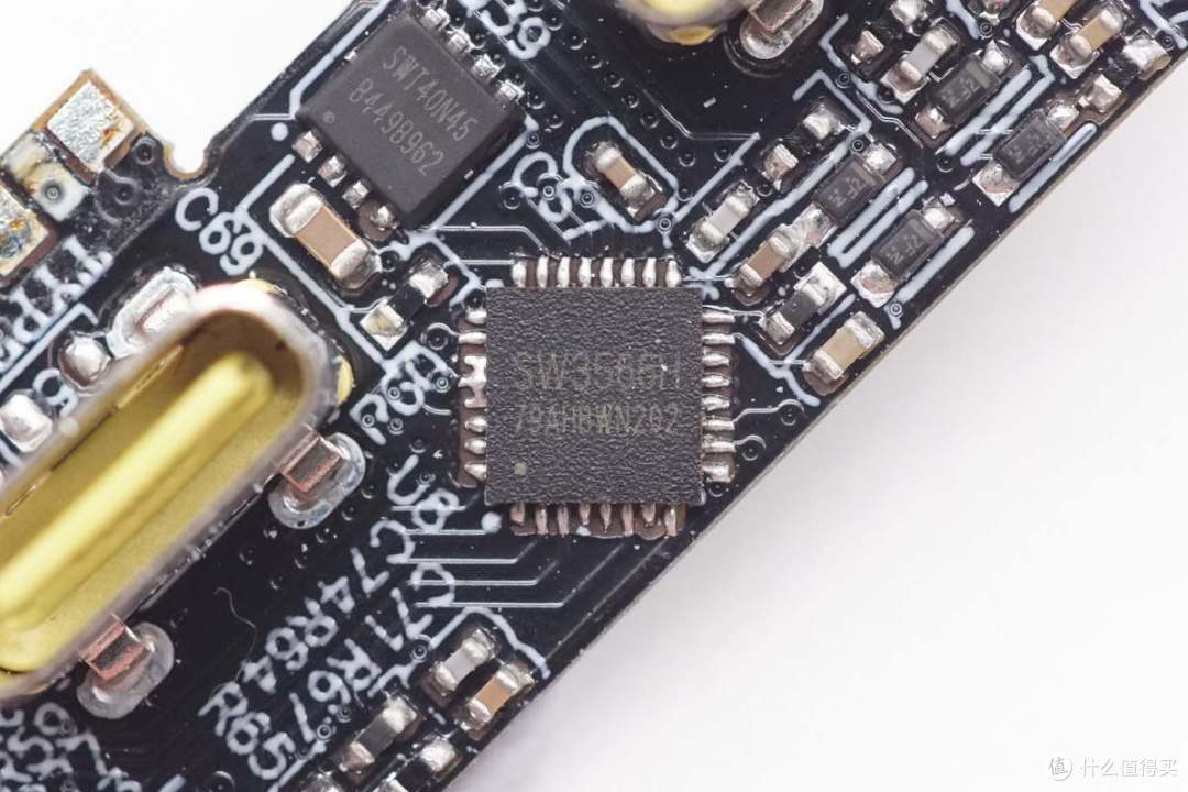 双C口和线均支持67W快充,倍思伸缩线氮化镓充电器拆解