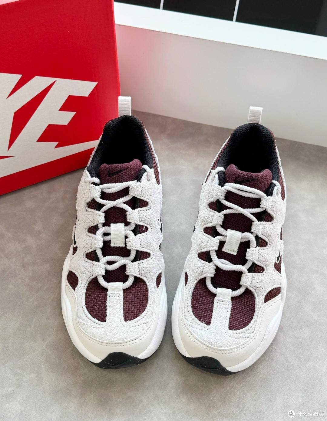 Nike Tech Hera 休闲运动鞋：高颜值、超舒适
