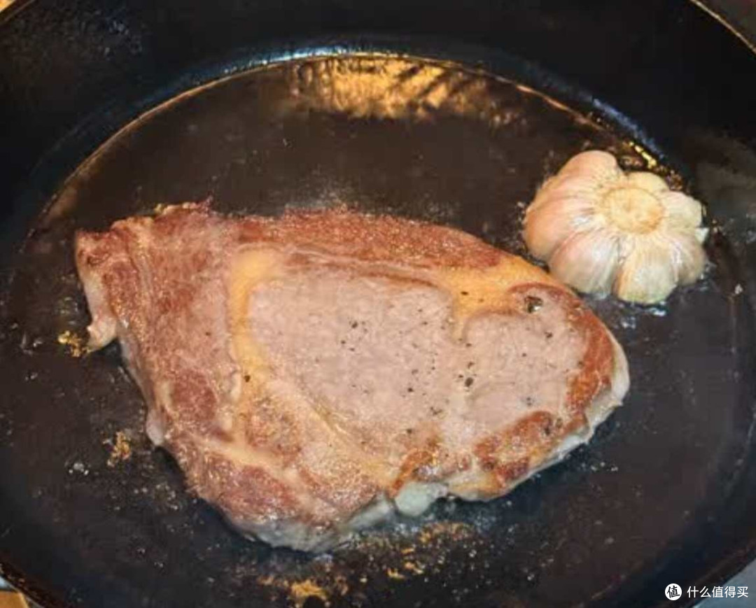 LODGE洛矶铸铁煎锅:煎出牛排的极致美味!
