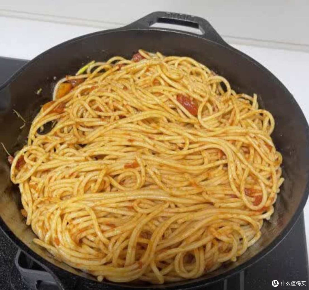 LODGE洛矶铸铁煎锅:煎出牛排的极致美味!