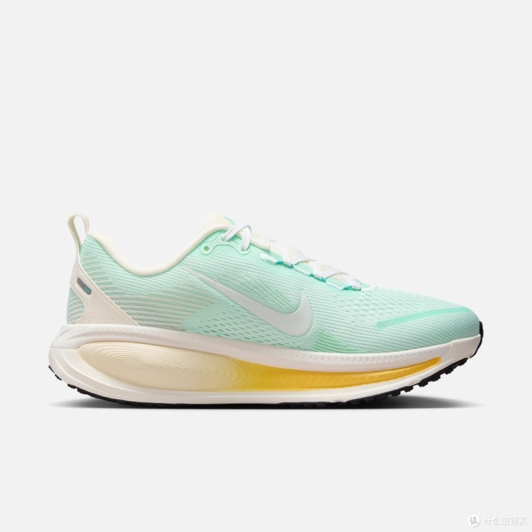 NIKE VOMERO 18耐克迈柔公路跑步鞋:超强缓震,重塑路跑新体验