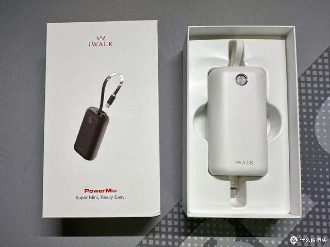 iWALK爱沃可小冰棍迷你充电宝开箱图赏，小巧身躯强大能量