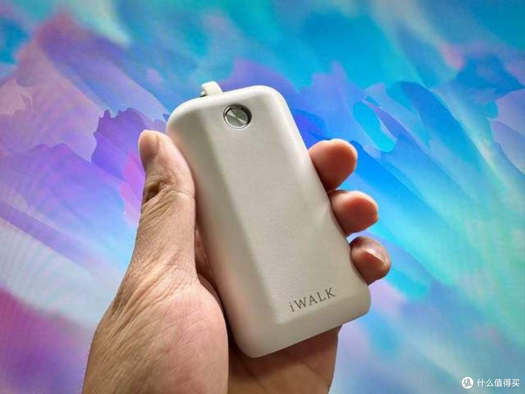 iWALK爱沃可小冰棍迷你充电宝开箱图赏，小巧身躯强大能量