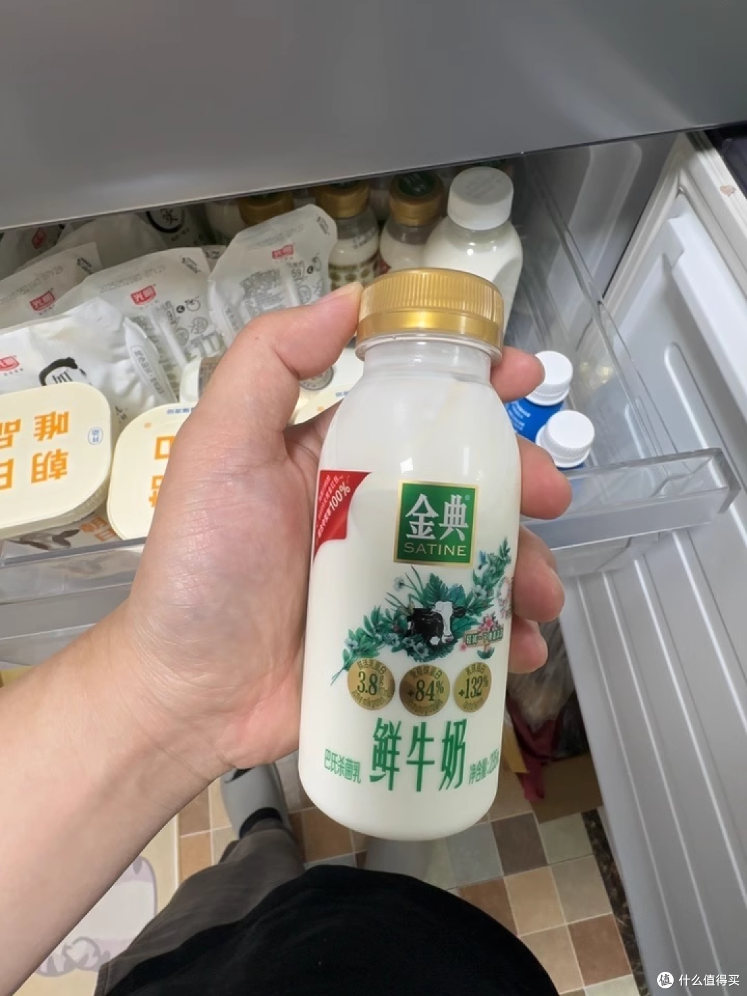 冰箱里的 “黄金 CP”!这组牛奶承包全家的幸福早餐