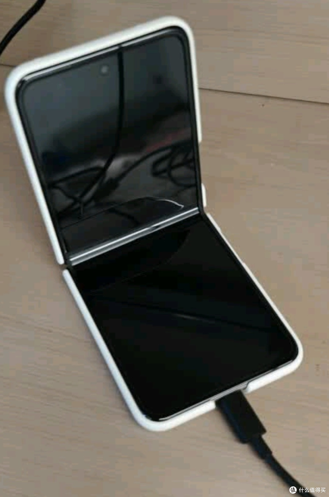 摩托罗拉 联想moto razr 60 第六代折叠屏 60万次折叠认证
