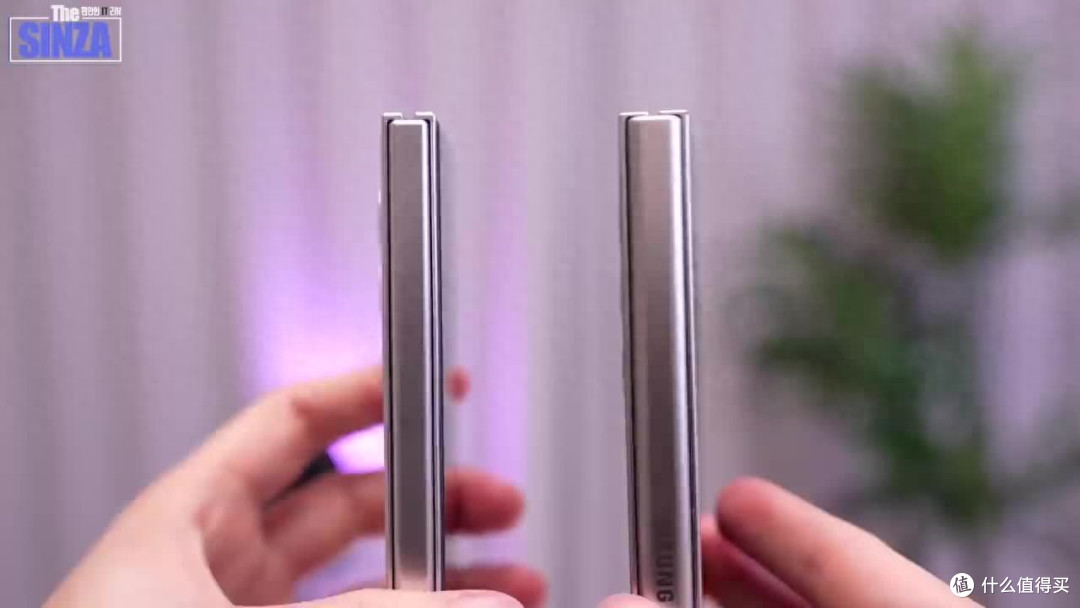 三星Galaxy Z Fold7折叠手机机模上手:最薄处4.54毫米