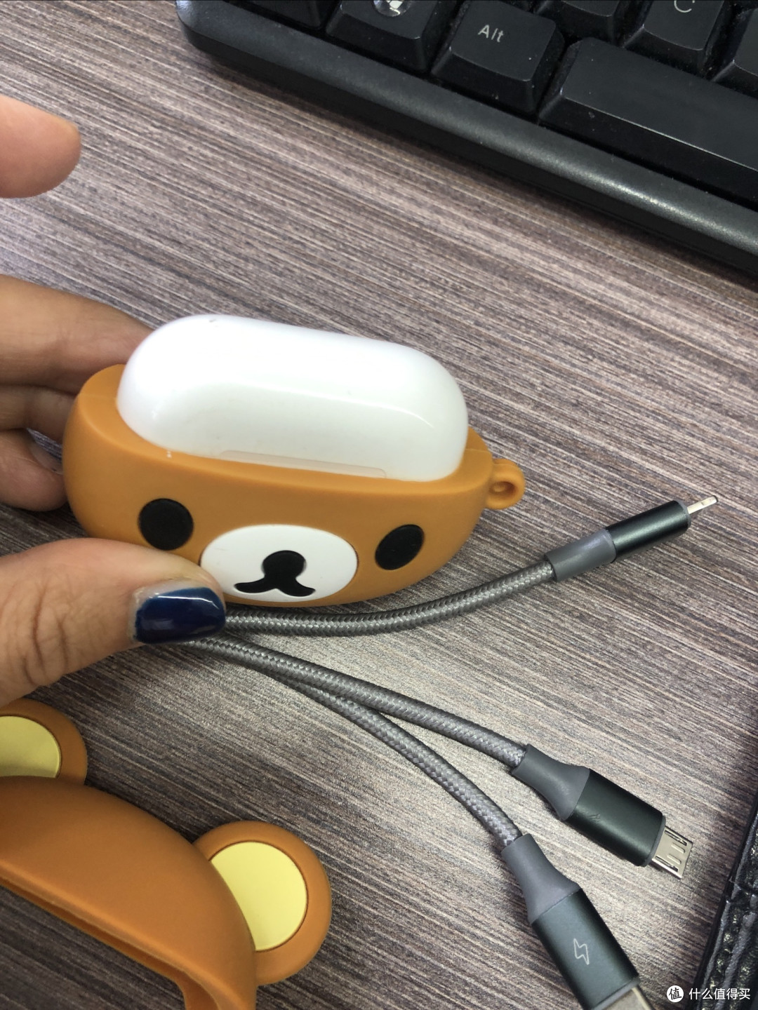 轻松熊耳机壳:可爱与实用兼备🐻
