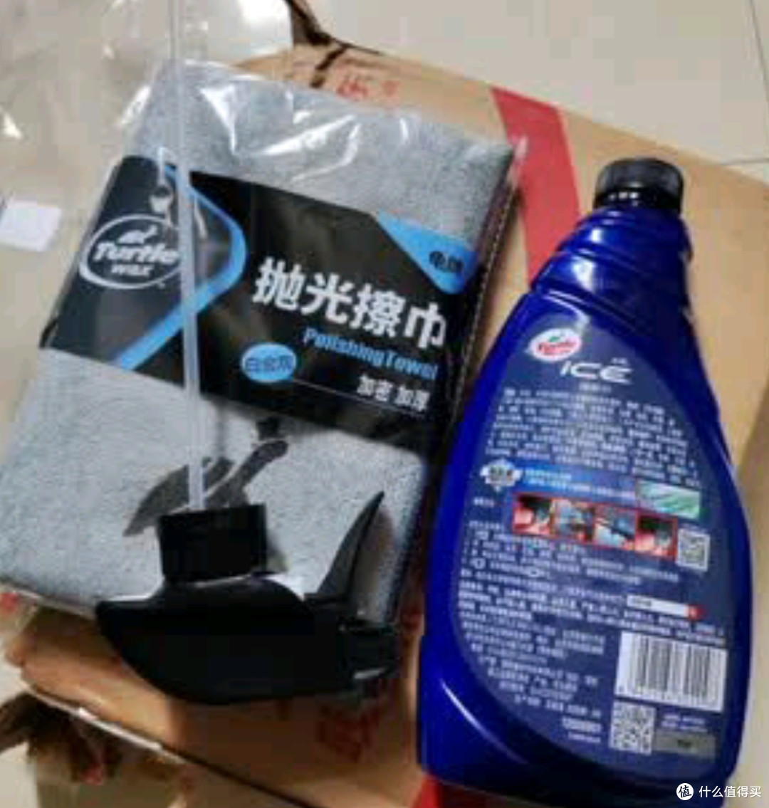 车漆焕新,龟牌冰蜡镀膜剂!