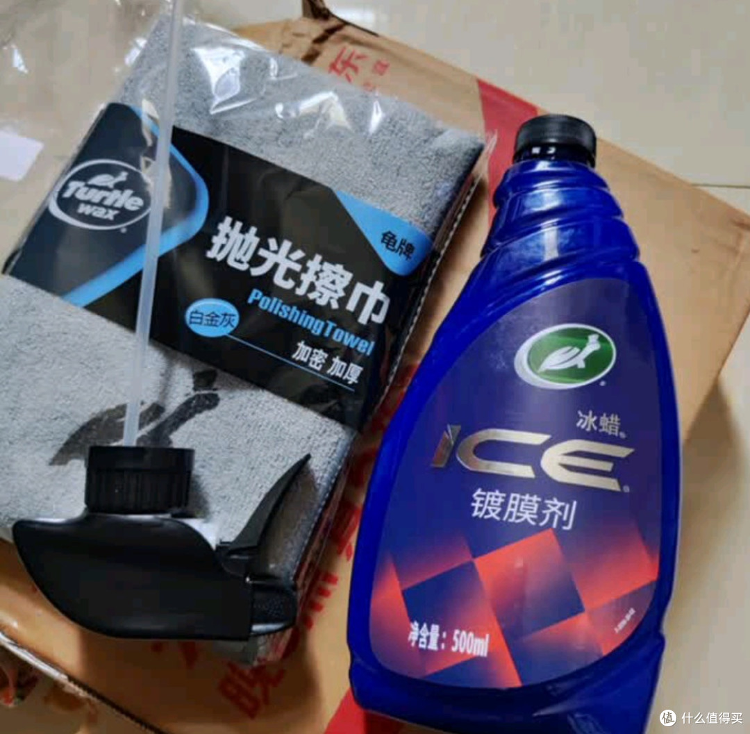 车漆焕新,龟牌冰蜡镀膜剂!