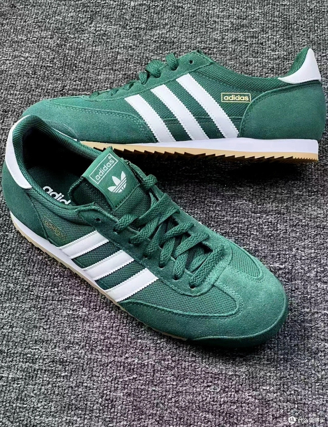 adidas originals R71 休闲鞋:复古与时尚的碰撞,带来舒适出行体验